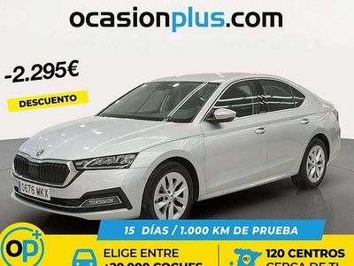 Usado Skoda Octavia Selection 150 CV (110 kW) 2023 Plateado Utilitario