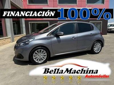 Usado Peugeot 208 Signature Sky 83 CV (61 kW) 2019 Gris Utilitario