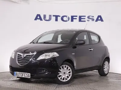 Usado Lancia Ypsilon 69 CV (50 kW) 2016 Negro Utilitario