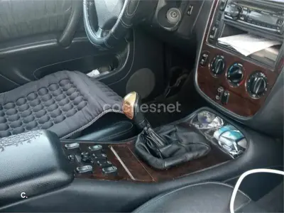 Usado Mercedes ML270 163 CV (119 kW) 2001 Negro SUV