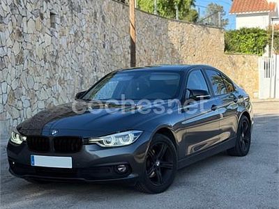 Usado BMW 318 Comfort Edition 150 CV (110 kW) 2018 Gris / plata Berlina