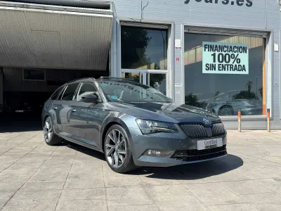 Usado Skoda Superb SportLine 190 CV (139 kW) 2018 Gris Familiar