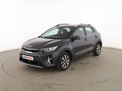 Usado Kia Stonic 84 CV (61 kW) 2022 Gris SUV