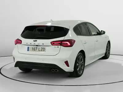 Używany Ford Focus ST-Line 125 KM (91 kW) 2022 Biały Kombi