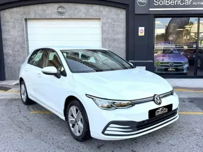 Usado VW Golf VIII Life 116 CV (85 kW) 2022 Blanco Utilitario
