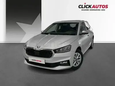 Usado Skoda Fabia Selection 95 CV (69 kW) 2025 Gris / plata Utilitario