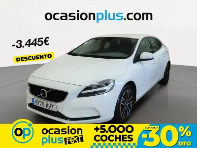 Begagnad Volvo V40 Momentum 150 HK (110 kW) 2018 Vit