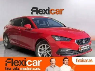 Usado Seat Leon Style 110 CV (80 kW) 2021 Rojo Berlina