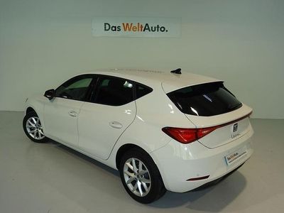 Usado Seat Leon Style 110 CV (80 kW) 2024 Blanco Berlina