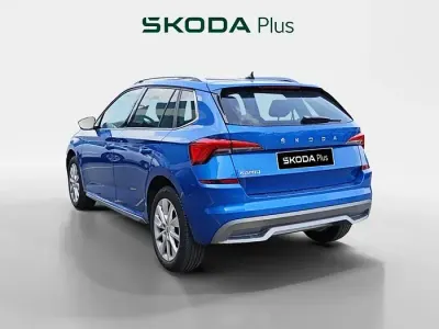 Usado Skoda Kamiq Style 110 CV (80 kW) 2022 Azul SUV