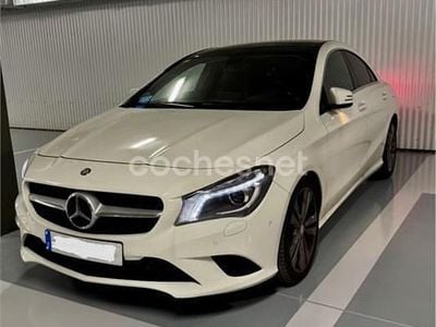 Occasion Mercedes CLA180 Shooting Brake Urban 122 PK (89 kW) 2015 Wit Stationwagen