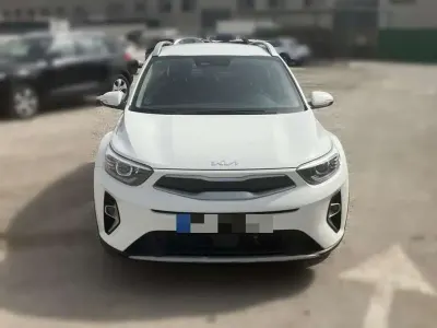Usado Kia Stonic 101 CV (74 kW) 2022 Blanco SUV