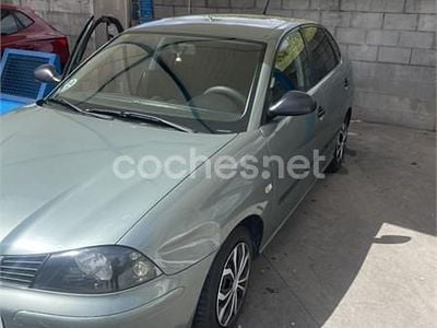 Usado Seat Cordoba Stella 75 CV (55 kW) 2004 Verde Berlina