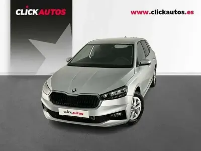 Usado Skoda Fabia Selection 116 HP (85 kW) 2025 Prateado Citadino