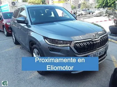 Usado Skoda Kodiaq Style 150 CV (110 kW) 2022 Gris / plata SUV