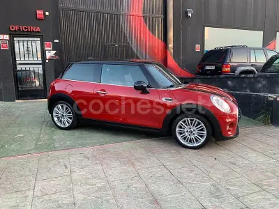 Usado Mini Cooper D 116 CV (85 kW) 2016 Rojo Utilitario