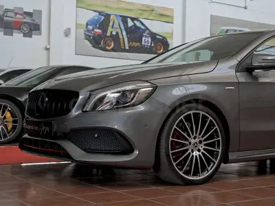 Usado Mercedes A250 218 CV (160 kW) 2016 Gris / plata Berlina
