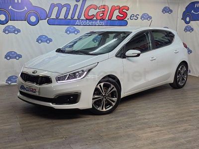 Käytetty Kia Ceed 120 HP (88 kW) 2016 Valkoinen Viistoperä