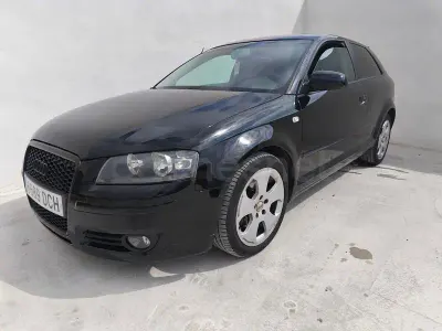 Usado Audi A3 Attraction 140 CV (102 kW) 2005 Negro Utilitario