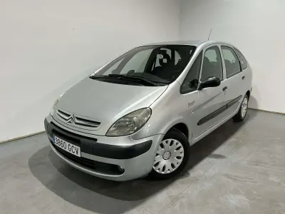 Usado Citroën Xsara Picasso 110 CV (80 kW) 2008 Plateado Monovolumen
