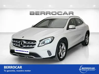 Usado Mercedes GLA200 Urban 136 CV (100 kW) 2017 Blanco SUV
