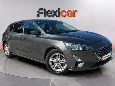 Usado Ford Focus Trend 101 CV (74 kW) 2020 Gris Berlina