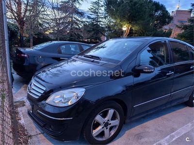 Mercedes B200