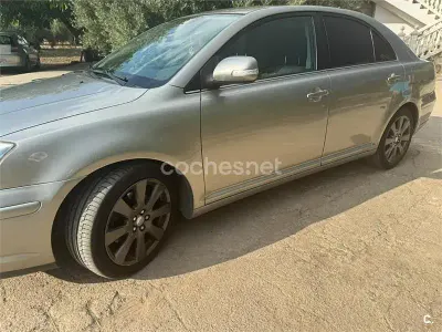 Usado Toyota Avensis Executive 126 CV (92 kW) 2008 Gris / plata Berlina