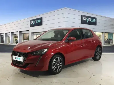Usado Peugeot 208 Allure 100 CV (73 kW) 2021 Rojo Utilitario