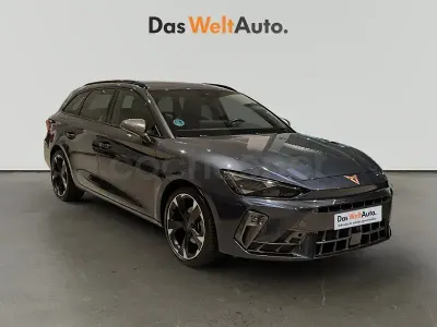 Usado Cupra Leon 150 CV (110 kW) 2024 Gris / plata Familiar