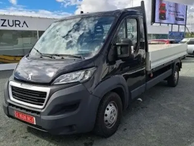 Usado Peugeot Boxer 131 CV (96 kW) 2016 Negro Van