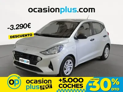 Usado Hyundai i10 67 CV (49 kW) 2022 Gris Utilitario
