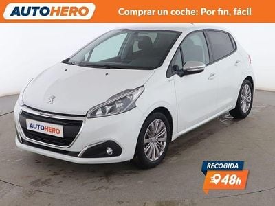Usado Peugeot 208 Style 82 CV (60 kW) 2018 Blanco Utilitario