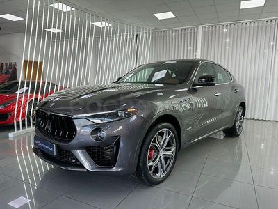 Usado Maserati Levante 350 CV (257 kW) 2021 Gris / plata SUV