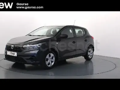 Usado Dacia Sandero Essentiel 91 CV (66 kW) 2022 Gris / plata Berlina