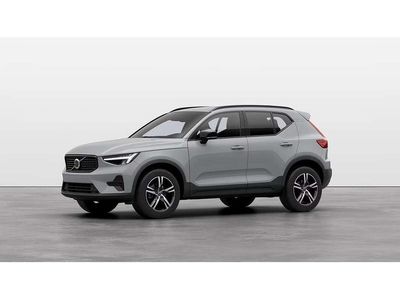 Plateado Nuevo 2025 Volvo XC40 Plus SUV | 39.900 € (Precio justo)