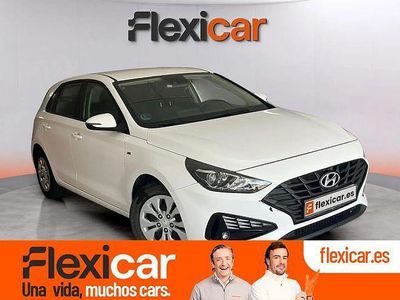 Usado Hyundai i30 120 CV (88 kW) 2022 Blanco Berlina