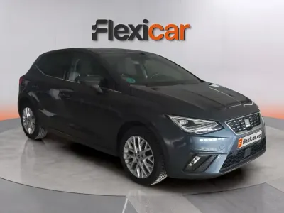Usado Seat Ibiza Style 116 CV (85 kW) 2024 Gris Utilitario