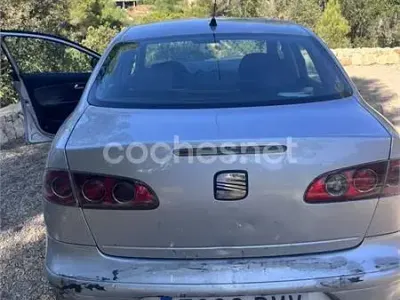 Usado Seat Cordoba 100 CV (73 kW) 2005 Gris / plata Berlina