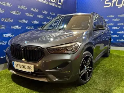 Usado BMW X1 Comfort Edition 150 CV (110 kW) 2021 Gris / plata SUV