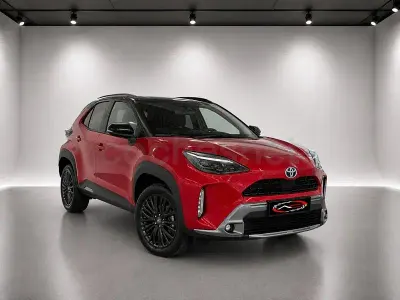 Usado Toyota Yaris Cross 116 CV (85 kW) 2022 Rojo SUV