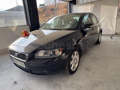 Käytetty Volvo S40 Momentum 136 HP (100 kW) 2005 Musta Sedan