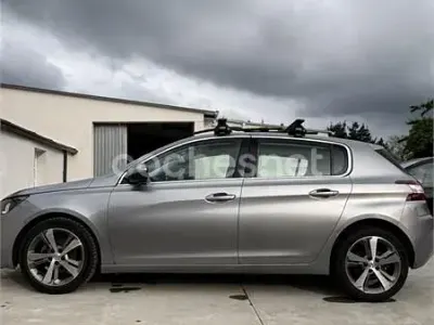 Usado Peugeot 308 Allure 120 CV (88 kW) 2016 Gris / plata Berlina