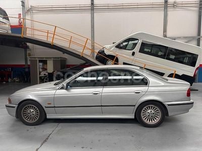Usado BMW 530 184 CV (135 kW) 1999 Gris / plata Familiar