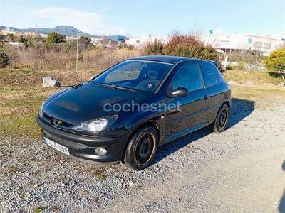 Usado Peugeot 206 110 CV (80 kW) 2006 Negro Berlina