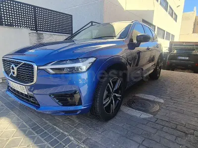 Usado Volvo XC60 R-Design 390 CV (286 kW) 2020 Azul SUV