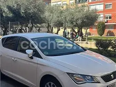 Usado Seat Leon Reference 105 CV (77 kW) 2015 Blanco Berlina