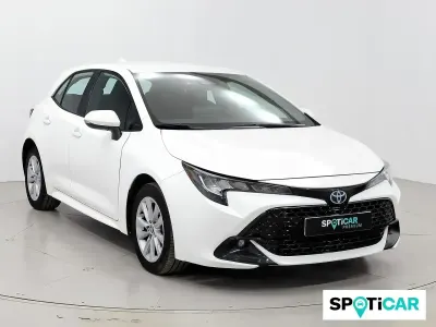 Begagnad Toyota Corolla Active 140 HK (102 kW) 2024 Vit Sedan