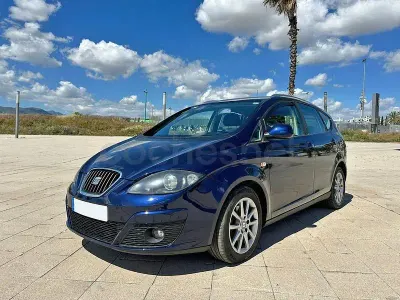 Usado Seat Altea XL Style 105 CV (77 kW) 2011 Azul Monovolumen