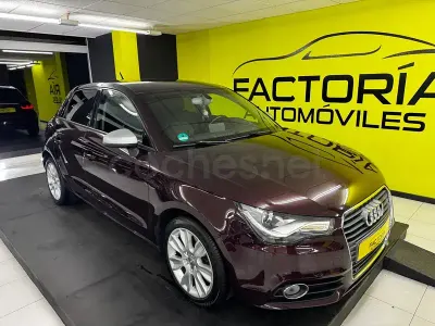 Usado Audi A1 Sportback Attraction 105 CV (77 kW) 2013 Granate Utilitario